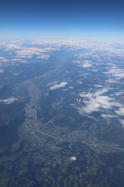 File:Dolina Inn aerial.jpg